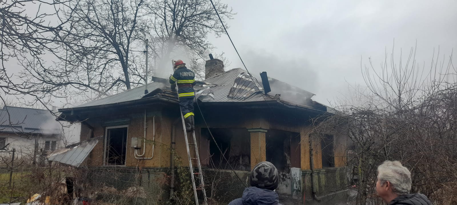 Incendiu Casa Alexeni (4)