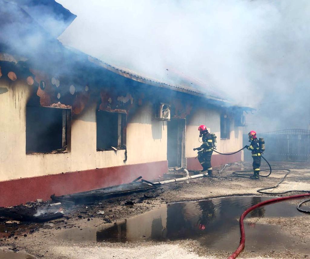 Incendiu Biserica Tandarei - 01