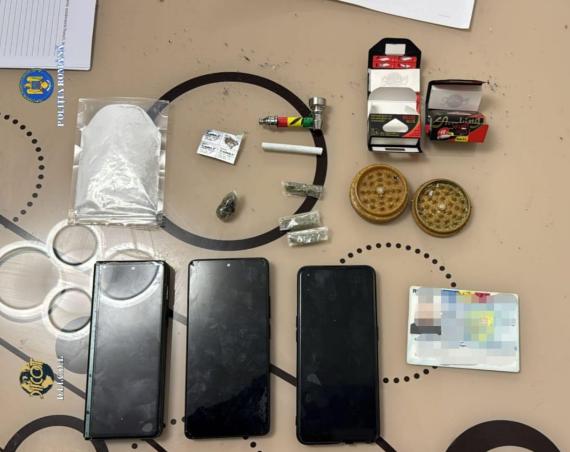 Retinut Pentru Trafic De Droguri