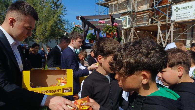 Hram Manastire Sfintii Voievozi Slobozia (1)