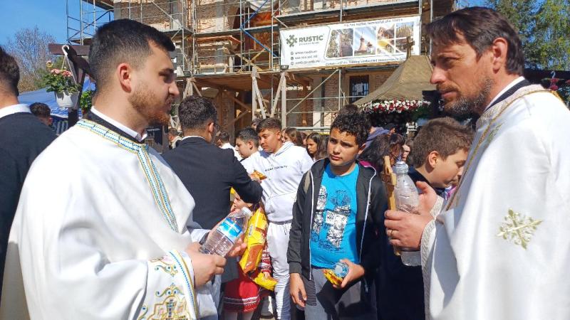 Hram Manastire Sfintii Voievozi Slobozia (10)